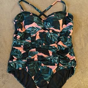 Torrid Tropical One Piece Swimsuit size 3♥️